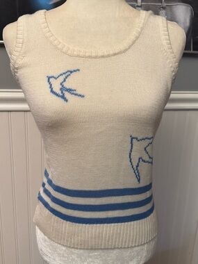 Jantzen Vintage Women’s White Sweater Vest Blue Birds Stripes Size Small